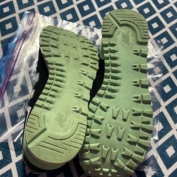 Used twice New Balance WL574CPC in black/with green trim - Picture 5 of 6